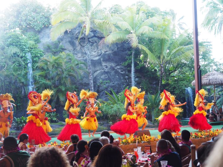 Luau, Oahu, Hawaii, traditional Hawaiian meal