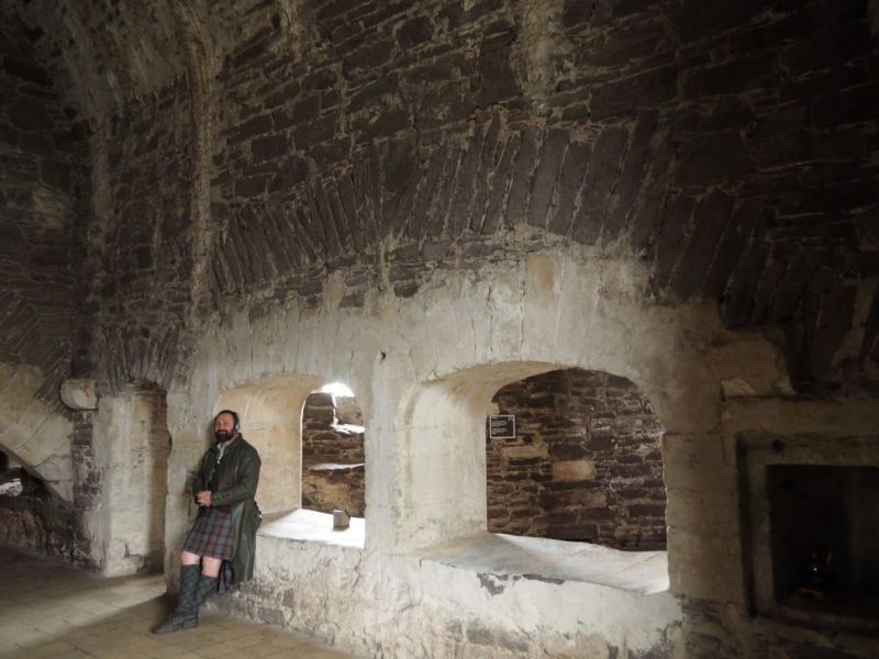 Duone Castle, Castle Leoch, Outlander filming locations, Outlander tour, highlander tours, Scotland