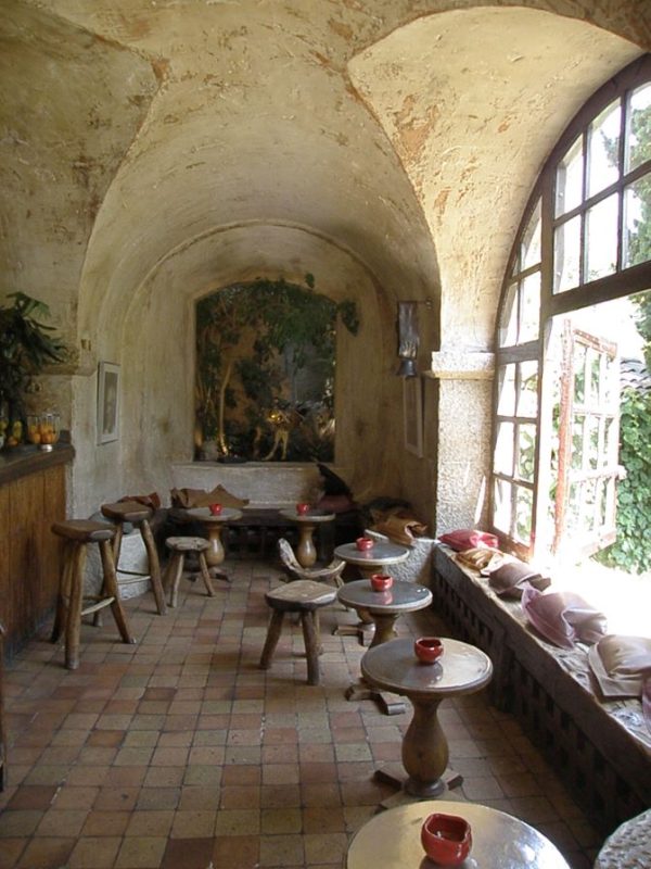 French art, Saint Paul de Vence, quirky restaurant