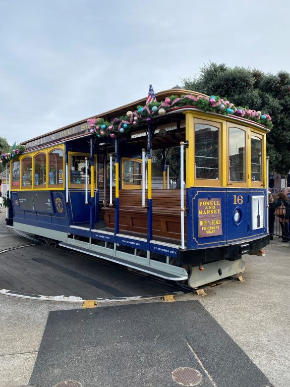 San Francisco cable cars, historic San Francisco, Powell and Hyde